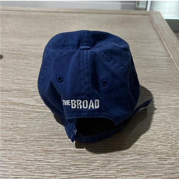 LA hat - Picture 2 of 2